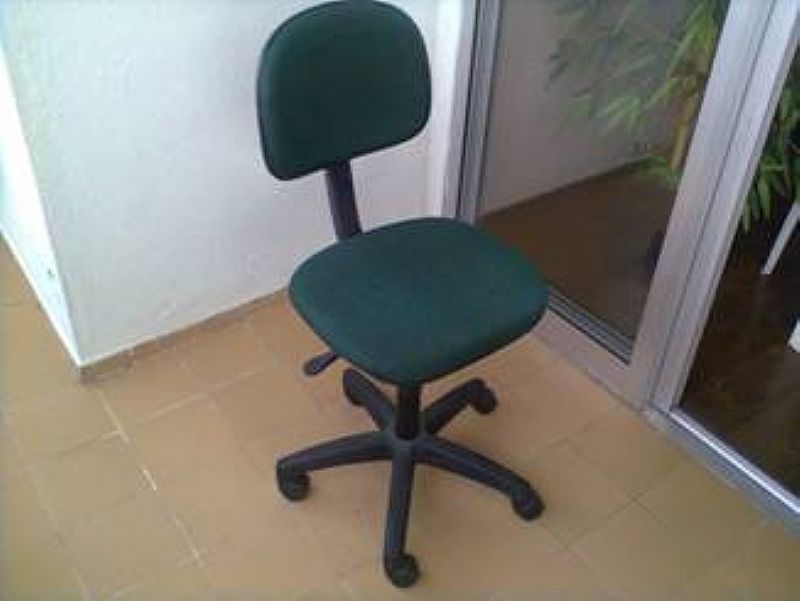 Cadeira secretaria giratoria a venda em Fortaleza