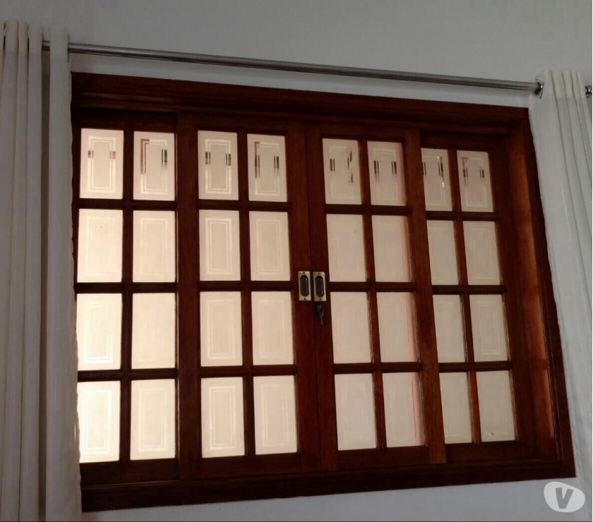 Portas e janelas de madeira semi novas