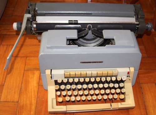 Maquina De Escrever Linea 98 Olivetti