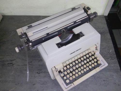 Máquina De Escrever Olivetti Linea 98 Garantia De 3 Meses!