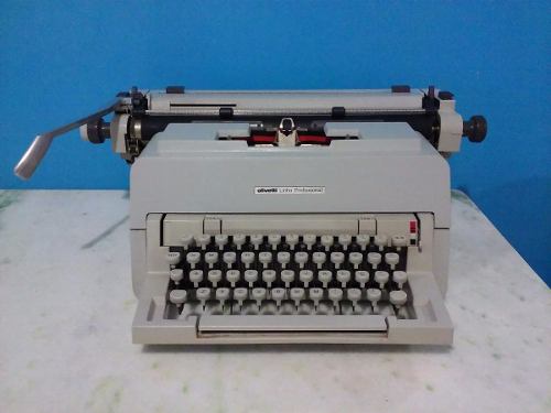 Máquina De Escrever Olivetti Linha Profissional