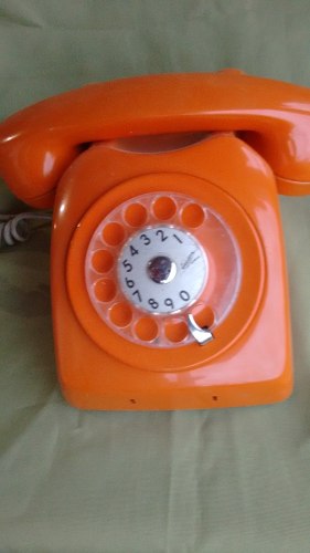 Telefone Antigo De Discar Retro Anos 80 Laranja.