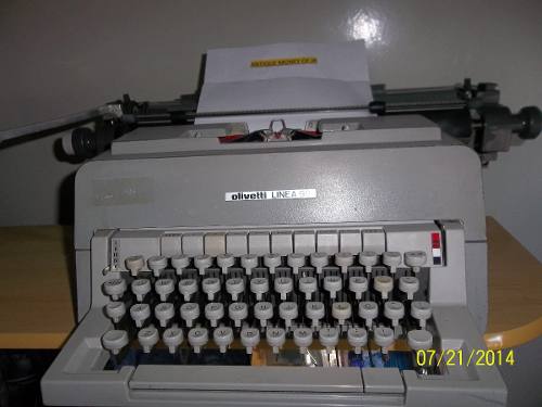 Maquina De Escrever Olivetti Linea 98 Usada