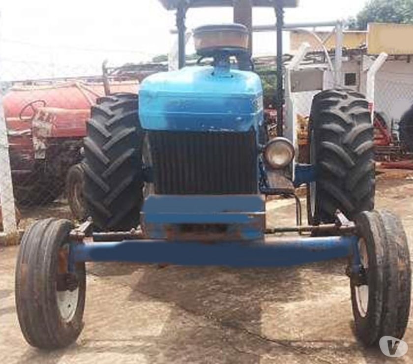 Trator agrícola ford  ano x2