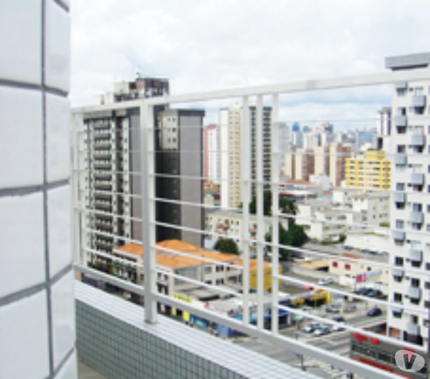 Apartamento semi mobiliado no centro de Curitiba.
