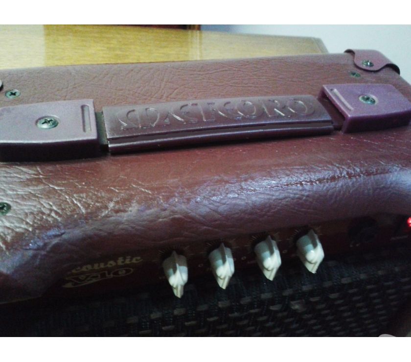 Amplificador acústico para violão guitarra ou voz. Lindo