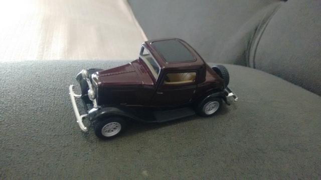 Miniatura carro modelo Antigo 1.34