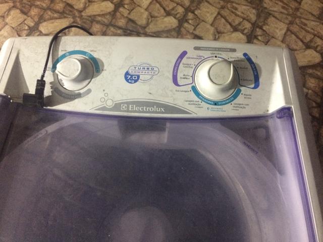 Máquina de lavar Electrolux - Com defeito R$