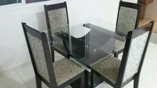 Mesa 4 cadeiras com tampa de vidro