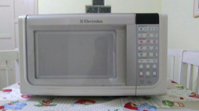 Microondas Electrolux usado