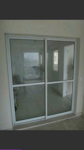 Porta de aluminio e vidro