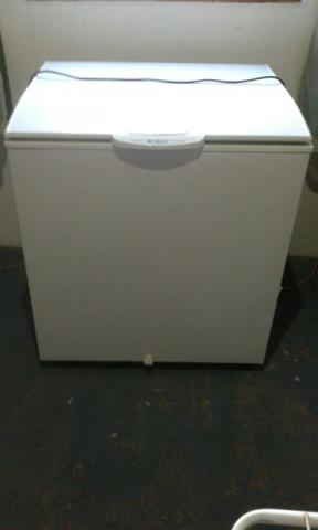 Freezer e Refrigerador Gelopar 220 Litros