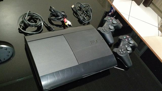 PS3 - PlayStation 3 Super Slim 250gb pouco uso