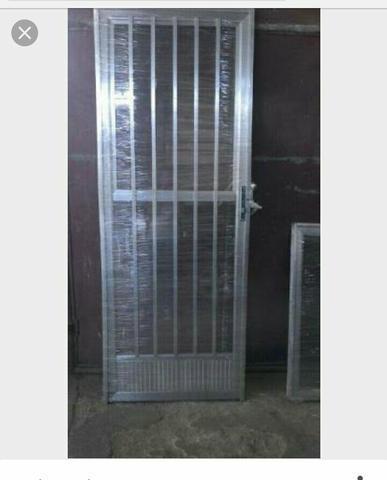 Porta de Aluminio Modelo Palito 2,10x80