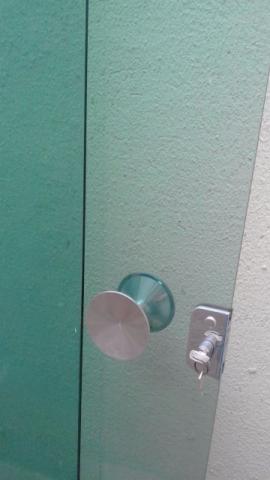 Porta de blindex verde
