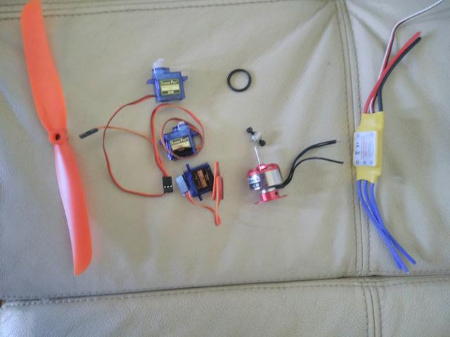 Aeromodelo ugly stick + eletrônica (sem bateria)