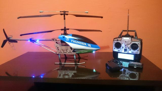 Helicóptero com controle remoto Thunder 18