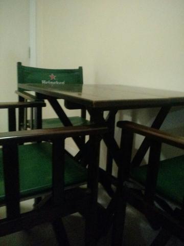 Mesa com 4 cadeiras personalizada Heineken!!!!