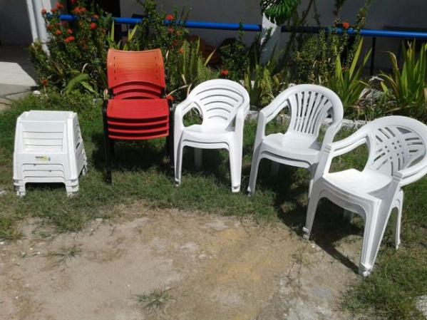 6 Cadeiras plástica