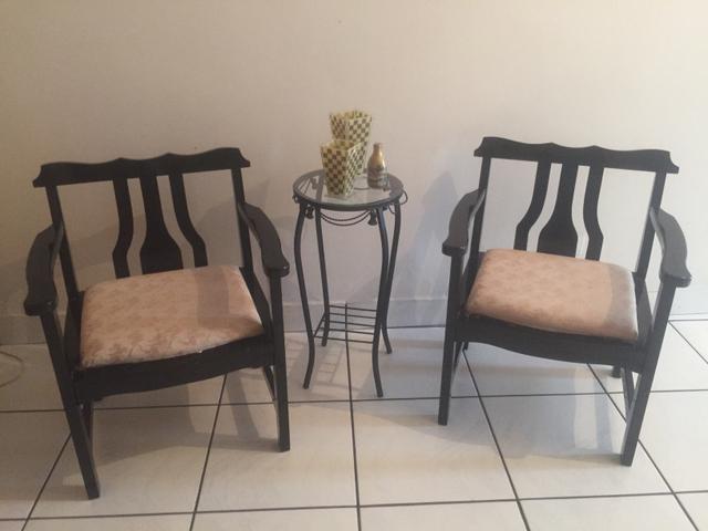 Cadeiras Provençal Madeira +Mesa Canto Ferro