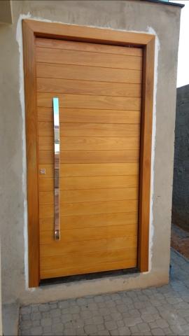 Instalação de portas de madeiras