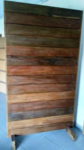 Porta pivotante madeira maciça