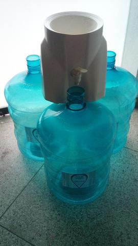 Suporte de Agua e 3 galão de água 20 litros acrílico novo