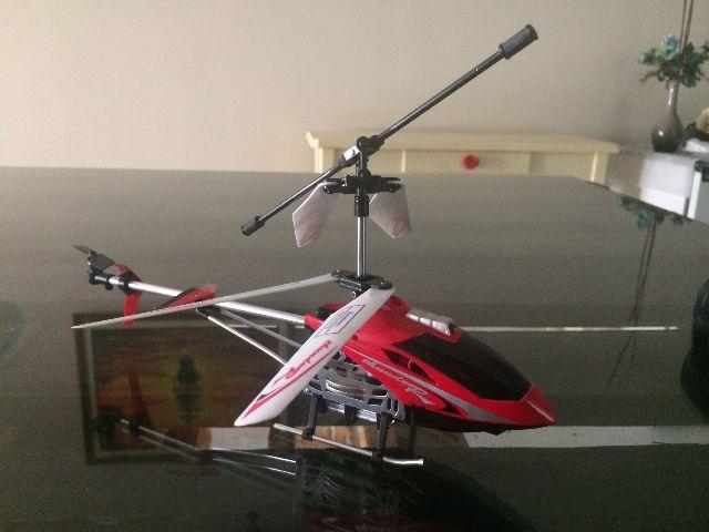 Helicóptero com rádio controle