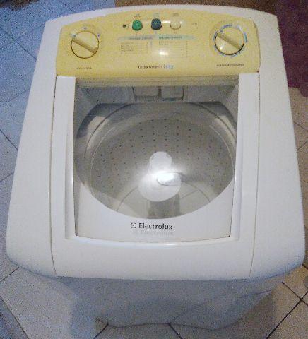 Máquina de lavar Eletrolux Turbo limpeza 6kg
