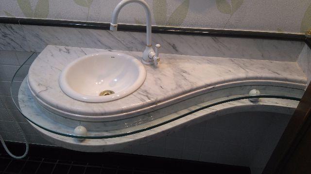 Bancada de Banheiro marmore carrara usada