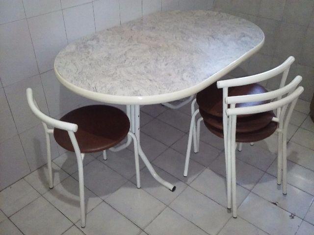 Conjunto de mesa com 4 cadeiras para cozinha