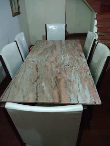 Mesa de jantar em mármore Carrara