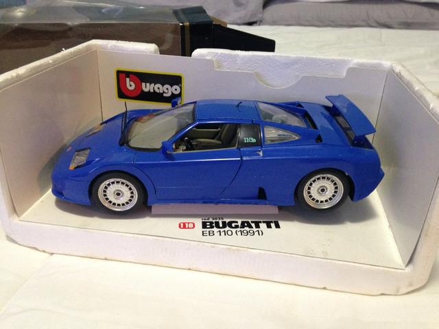 Miniatura Burago Bugatti EB-