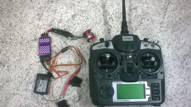 Radio controle Turnigy 9X + receptor, motores e speedcontrol