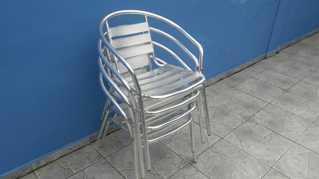 Cadeiras de alumínio