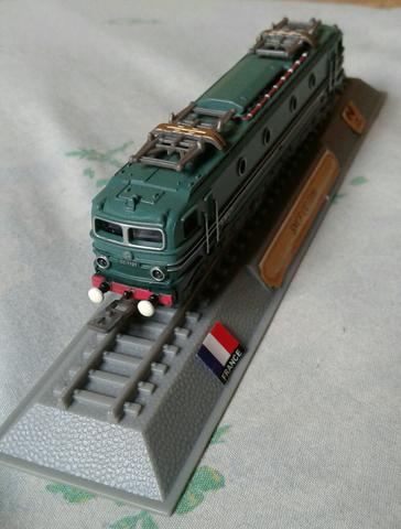 Carrinho em metal Trem em miniatura colecionavel