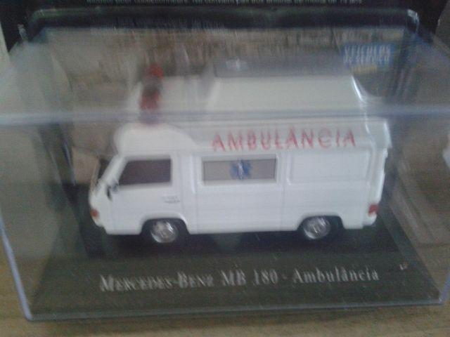 Coleção Veiculos de Serviço Mercedes Bens 180 Ambulancia