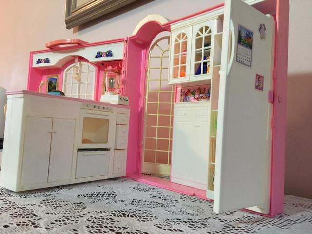 Cozinha, Banheiro, Sala de estar e carruagem Barbie