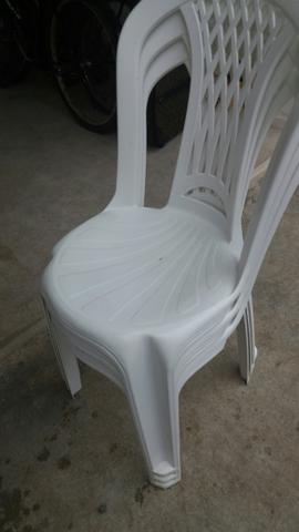 Mesa Com 4 Cadeiras Plastico
