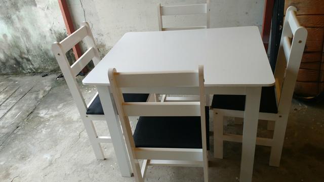 Mesa 4 cadeiras 
