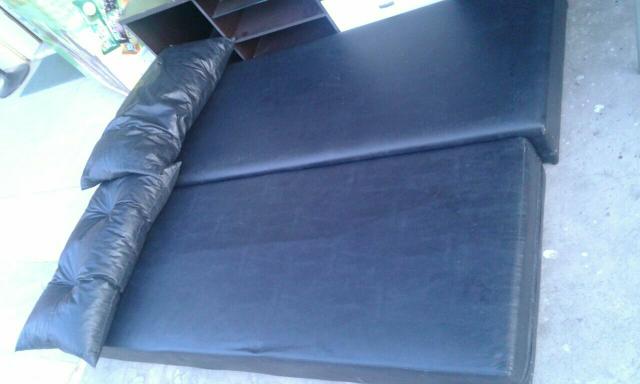 Sofá cama em couro com entrega grátis