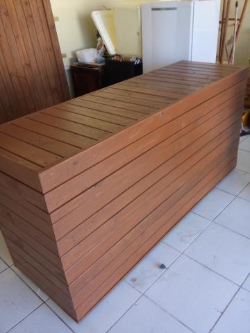 Balcão em madeira de deck