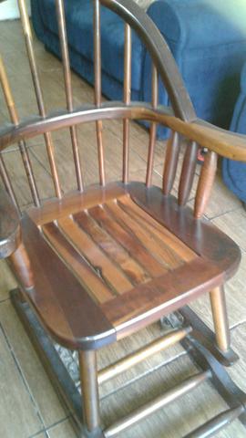 Cadeira de Madeira Maciça