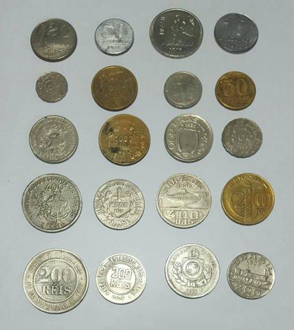 Coleção com varias moedas