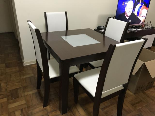 Mesa de jantar com 4 cadeiras TokStok