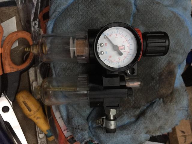 Regulador de pressão com lubrificador