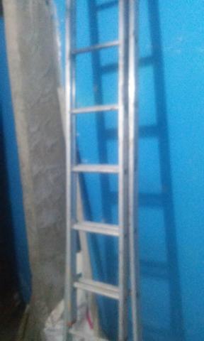 Escada de aluminio 18 degraus