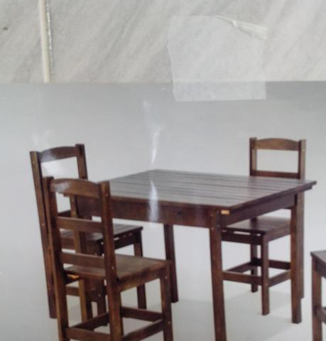 Mesa de Cozinha com 4 cadeiras