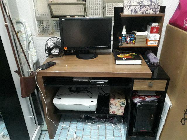 Mesa grande para computador