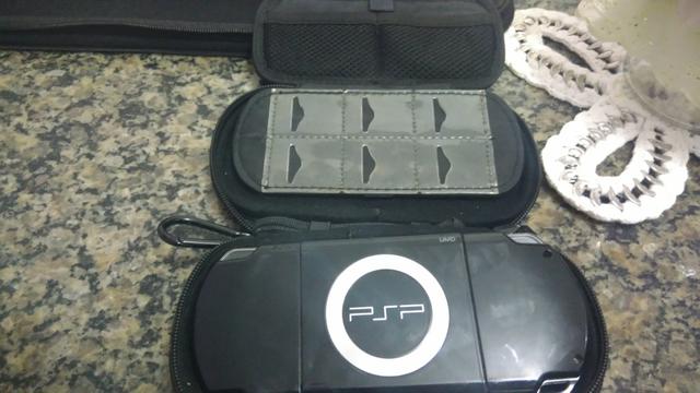 PSP completo com acessórios e emuladores